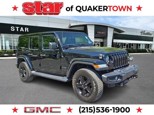 Black Clearcoat 2022 Jeep Wrangler Unlimited Sahara Altitude