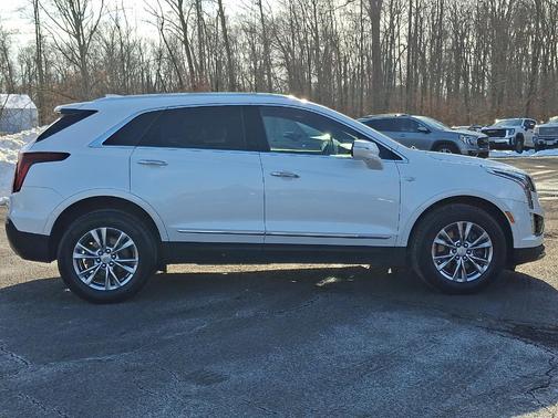 2022 Cadillac XT5 Premium Luxury