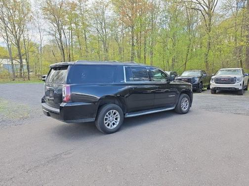Onyx Black 2017 GMC Yukon XL SLT