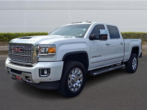 White Frost Tricoat 2019 GMC Sierra 2500 Denali
