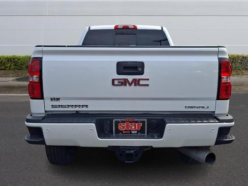 White Frost Tricoat 2019 GMC Sierra 2500 Denali