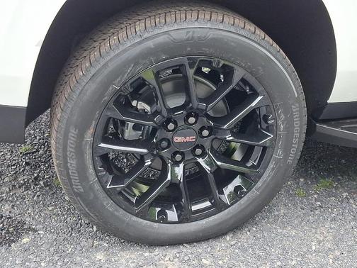 White 2026 GMC Yukon XL Elevation