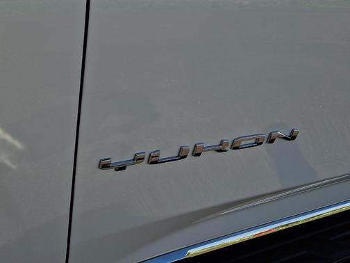 White 2026 GMC Yukon XL Elevation