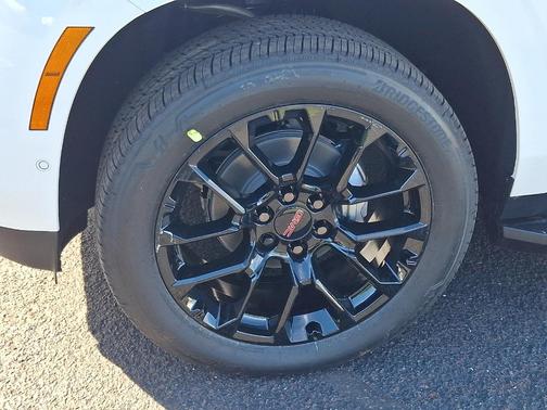 White 2026 GMC Yukon XL Elevation