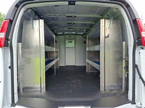 2025 GMC Savana 2500 Work Van