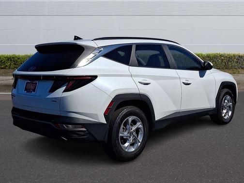 Quartz White 2022 Hyundai TUCSON SEL