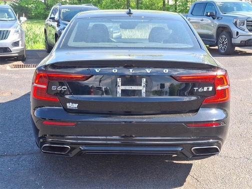 2019 Volvo S60 T6 R-Design