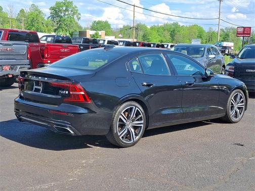 2019 Volvo S60 T6 R-Design
