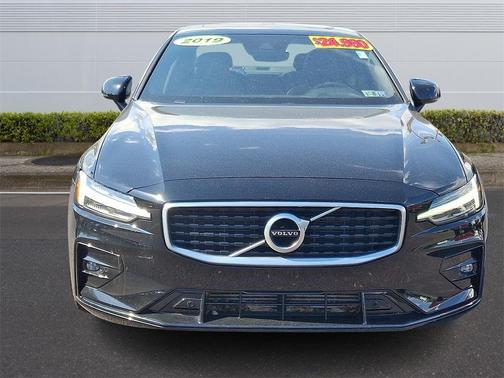 2019 Volvo S60 T6 R-Design