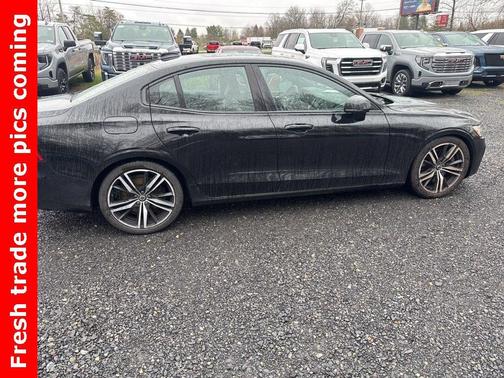 2019 Volvo S60 T6 R-Design