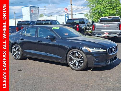 2019 Volvo S60 T6 R-Design