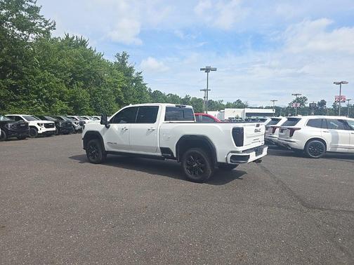 2024 GMC Sierra 2500 AT4
