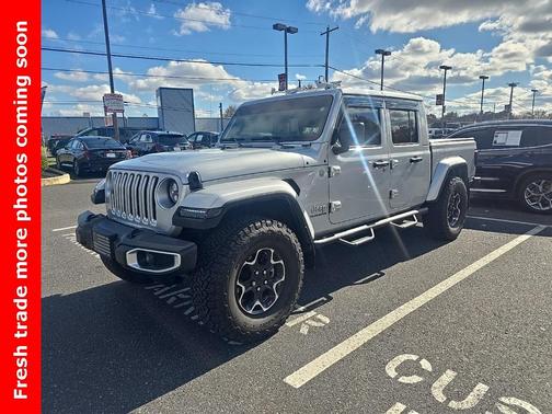 2022 Jeep Gladiator Overland