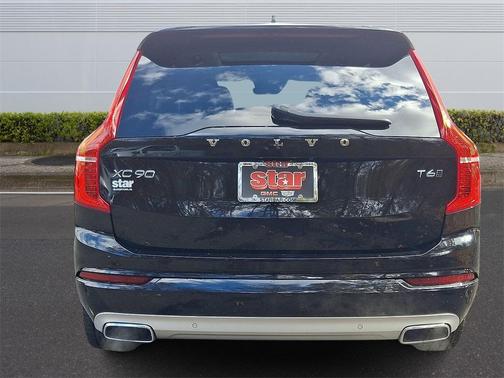 2021 Volvo XC90 T6 Momentum 7 Passenger