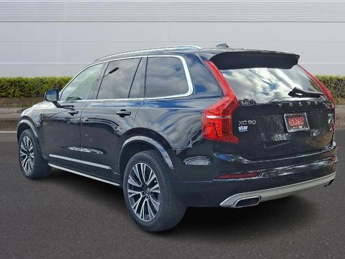 2021 Volvo XC90 T6 Momentum 7 Passenger