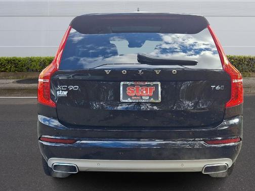 2021 Volvo XC90 T6 Momentum 7 Passenger