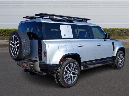 2022 Land Rover Defender 110 X-Dynamic SE