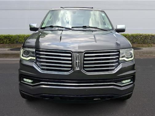Magnetic Metallic 2015 Lincoln Navigator L