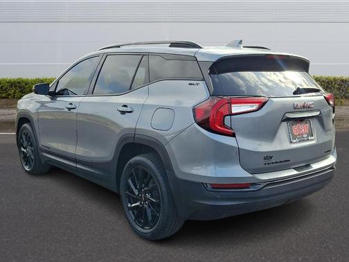 Sterling Metallic 2023 GMC Terrain SLT