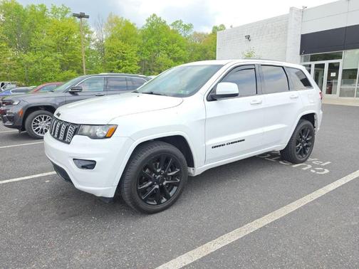 Bright White Clearcoat 2017 Jeep Grand Cherokee Altitude