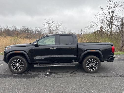 Onyx Black 2023 GMC Canyon Denali
