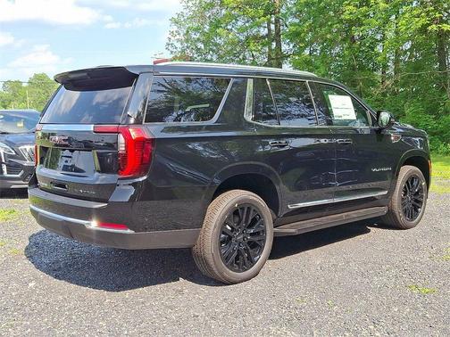 2025 GMC Yukon Elevation