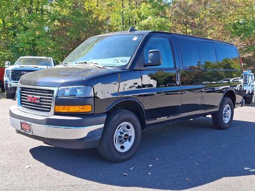 2025 GMC Savana 2500 LT