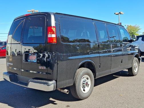 2025 GMC Savana 2500 LT