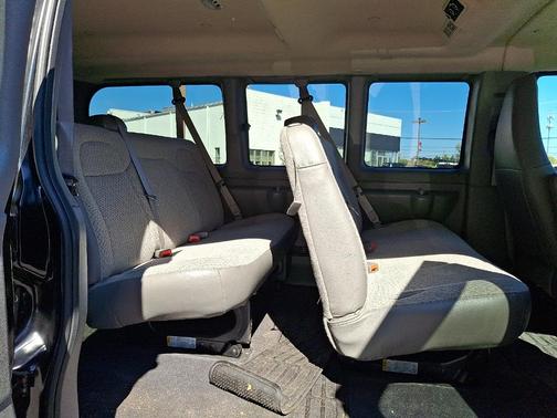 2025 GMC Savana 2500 LT