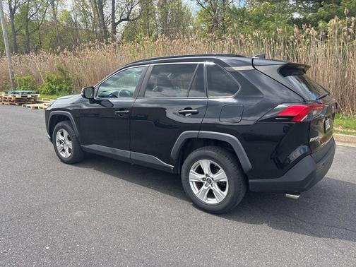 Midnight Black Metallic 2019 Toyota RAV4 XLE