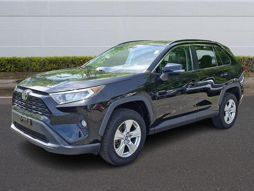 Midnight Black Metallic 2019 Toyota RAV4 XLE
