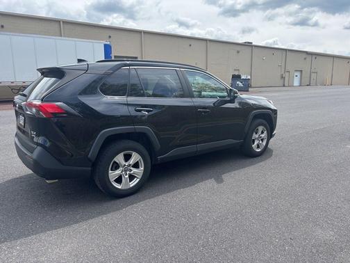 Midnight Black Metallic 2019 Toyota RAV4 XLE