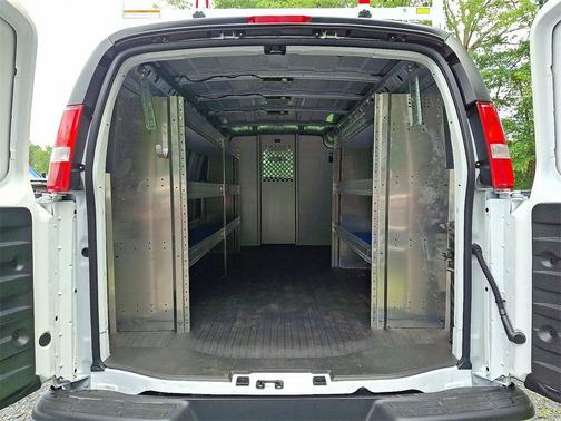 2025 GMC Savana 2500 Work Van
