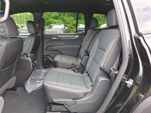 2025 GMC Acadia AT4