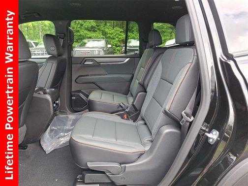 2025 GMC Acadia AT4