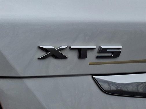 2019 Cadillac XT5 Platinum