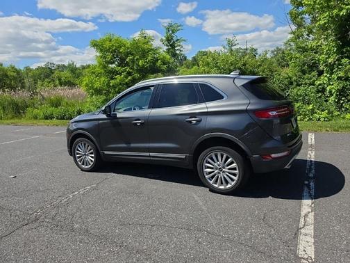 Magnetic Gray Metallic 2019 Lincoln MKC Standard