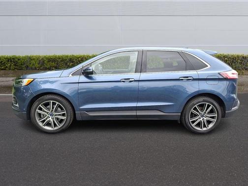 Blue Metallic 2019 Ford Edge Titanium