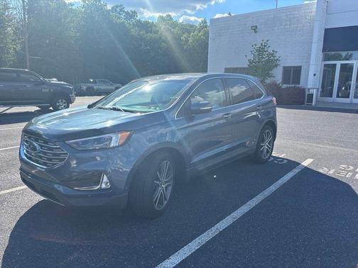 Blue 2019 Ford Edge Titanium