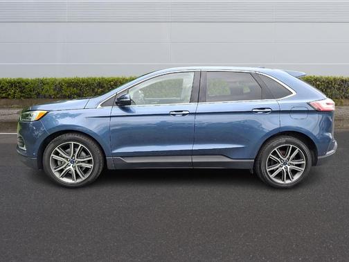 Blue Metallic 2019 Ford Edge Titanium