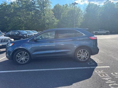 Blue 2019 Ford Edge Titanium