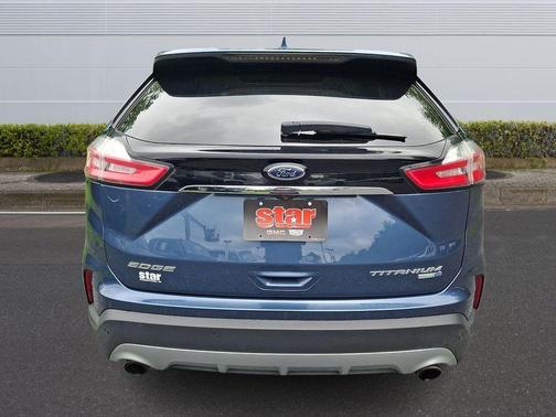 Blue Metallic 2019 Ford Edge Titanium