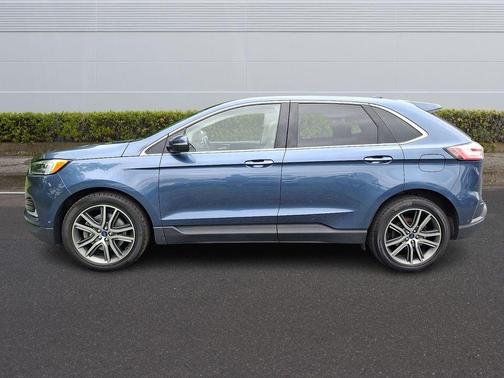 Blue Metallic 2019 Ford Edge Titanium