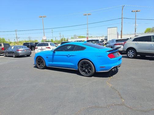 Grabber Blue 2022 Ford Mustang GT