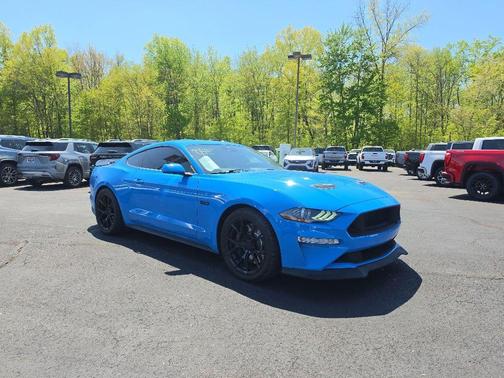 Grabber Blue 2022 Ford Mustang GT