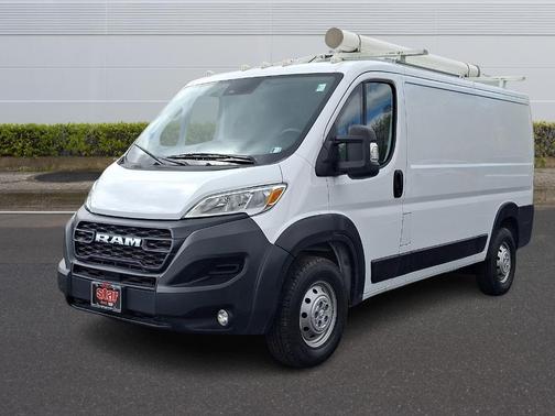 Bright White Clearcoat 2023 RAM ProMaster 3500 Low Roof