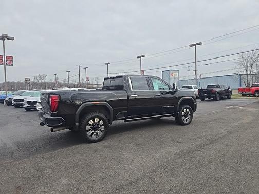 2024 GMC Sierra 2500 Denali