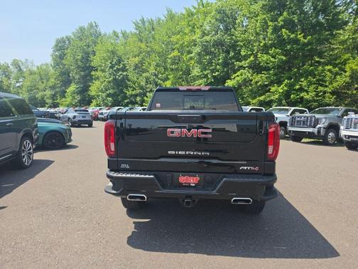 Onyx Black 2024 GMC Sierra 1500 AT4