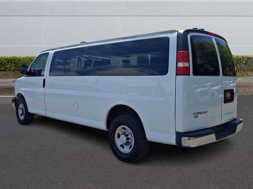 Summit White 2014 Chevrolet Express 3500 LT