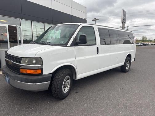 Summit White 2014 Chevrolet Express 3500 LT